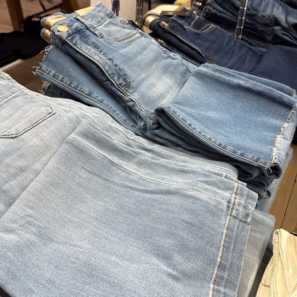 Meet your Posher, Megan - Picture 1 of 1